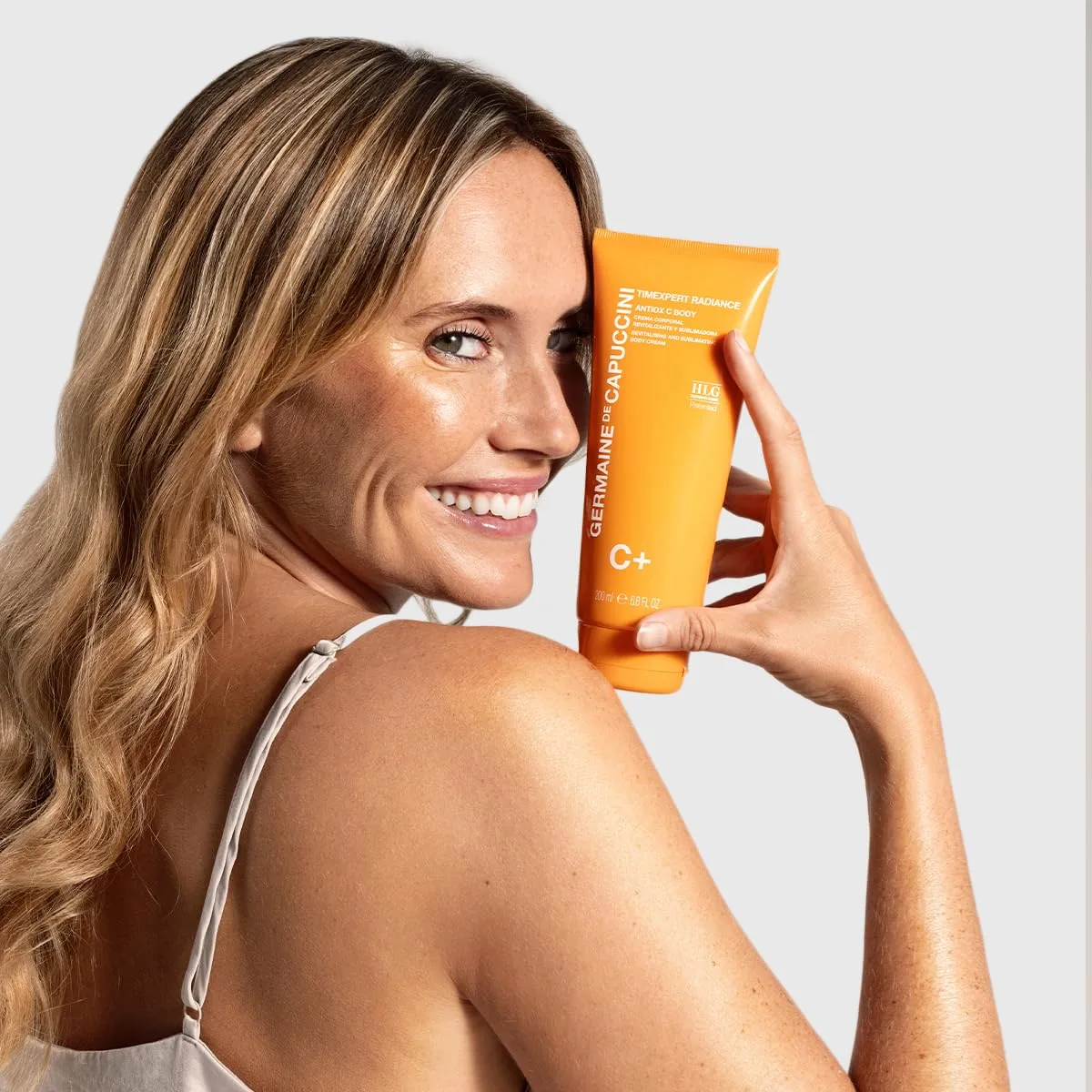 Germaine de Capuccini - Timexpert Radiance C+ | Антиоксидантный крем для тела - Увлажняющий крем для тела с чистым витамином С - Осветляющий и питательный крем для тела - 173 мл — фото 2