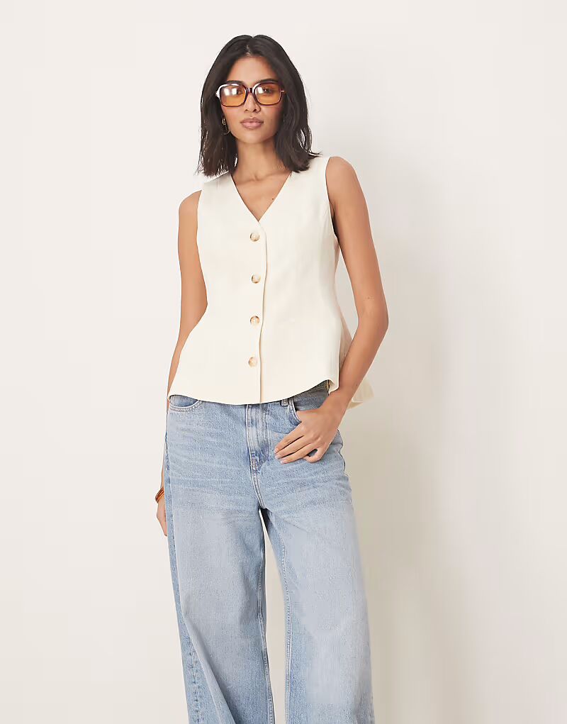 

Жилет с баской ASOS DESIGN цвета пахты