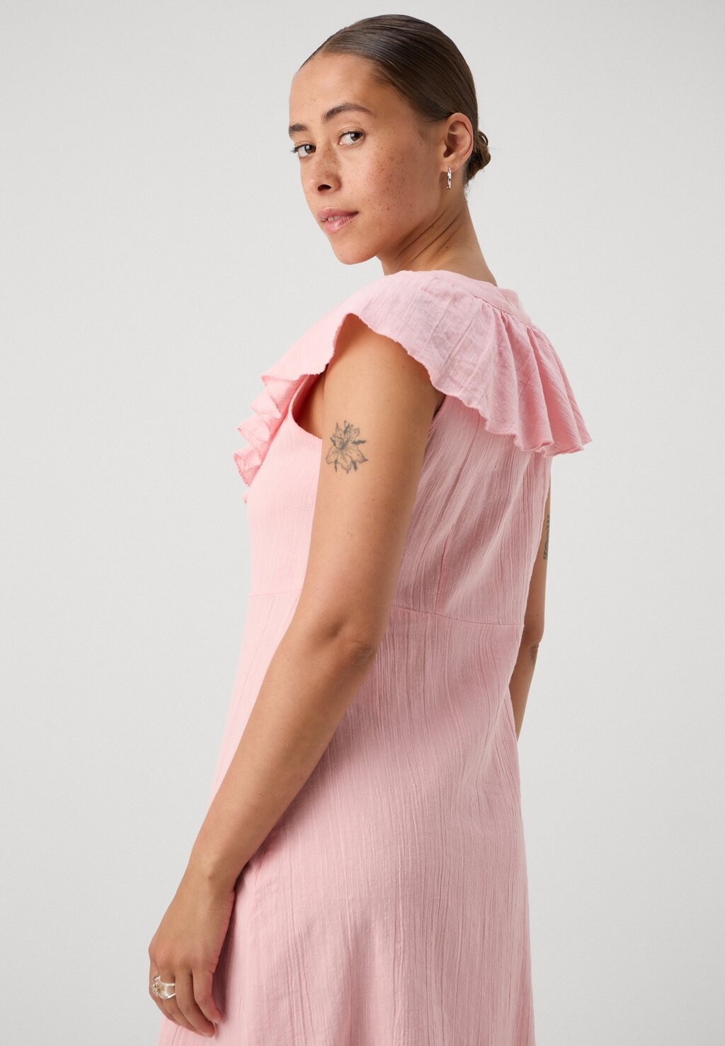 

Повседневное платье VMCAMMI CAP SLEEVE SHORT DRESS Vero Moda, абрикос