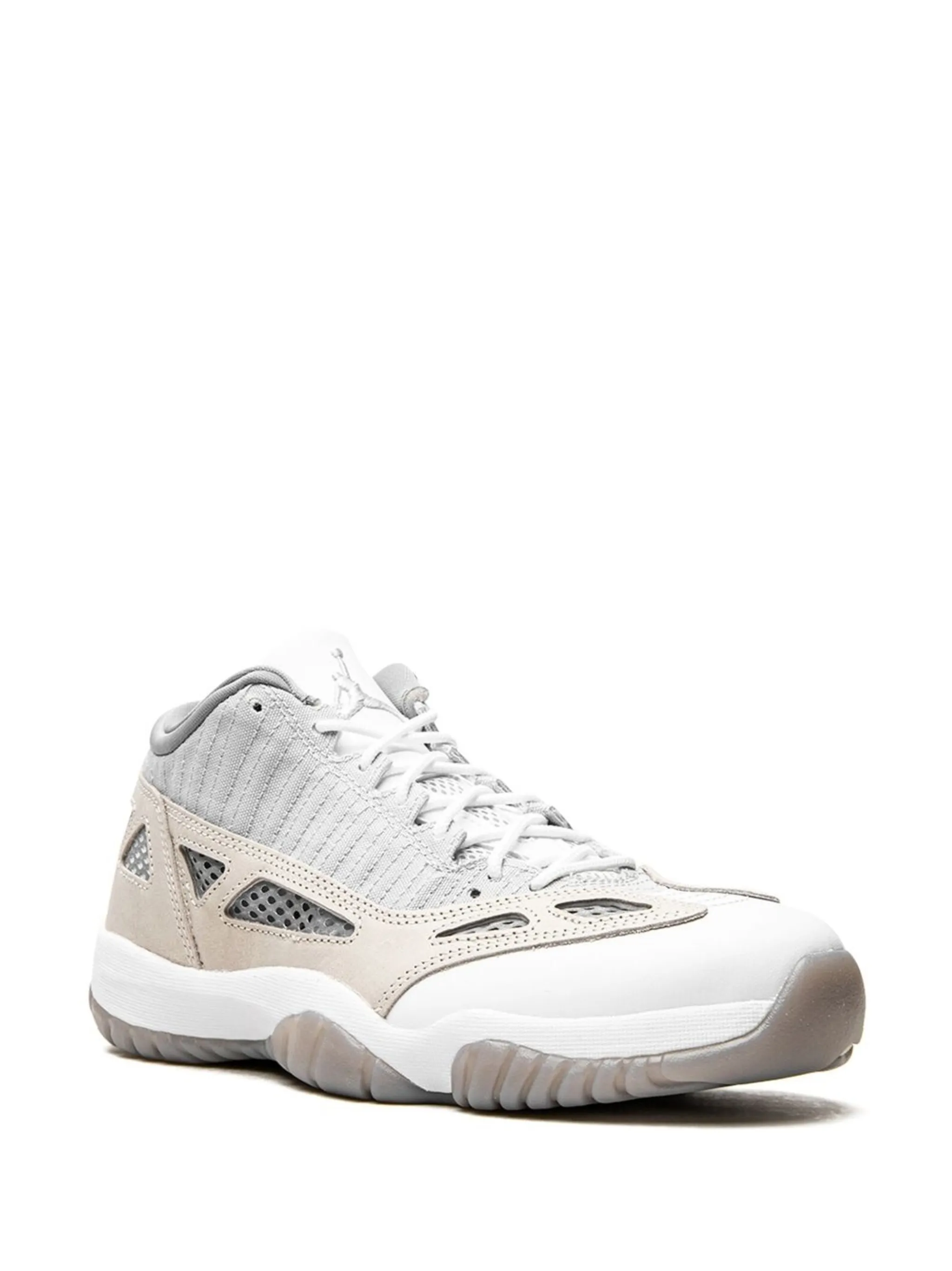 Кроссовки Air Jordan 11 Retro Low, бежевый — фото 2