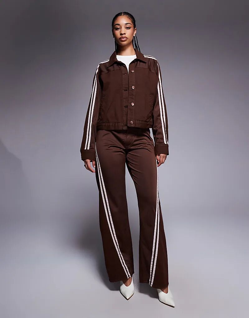 

Джинсы River Island прямого кроя с полосками темно-коричневого цвета