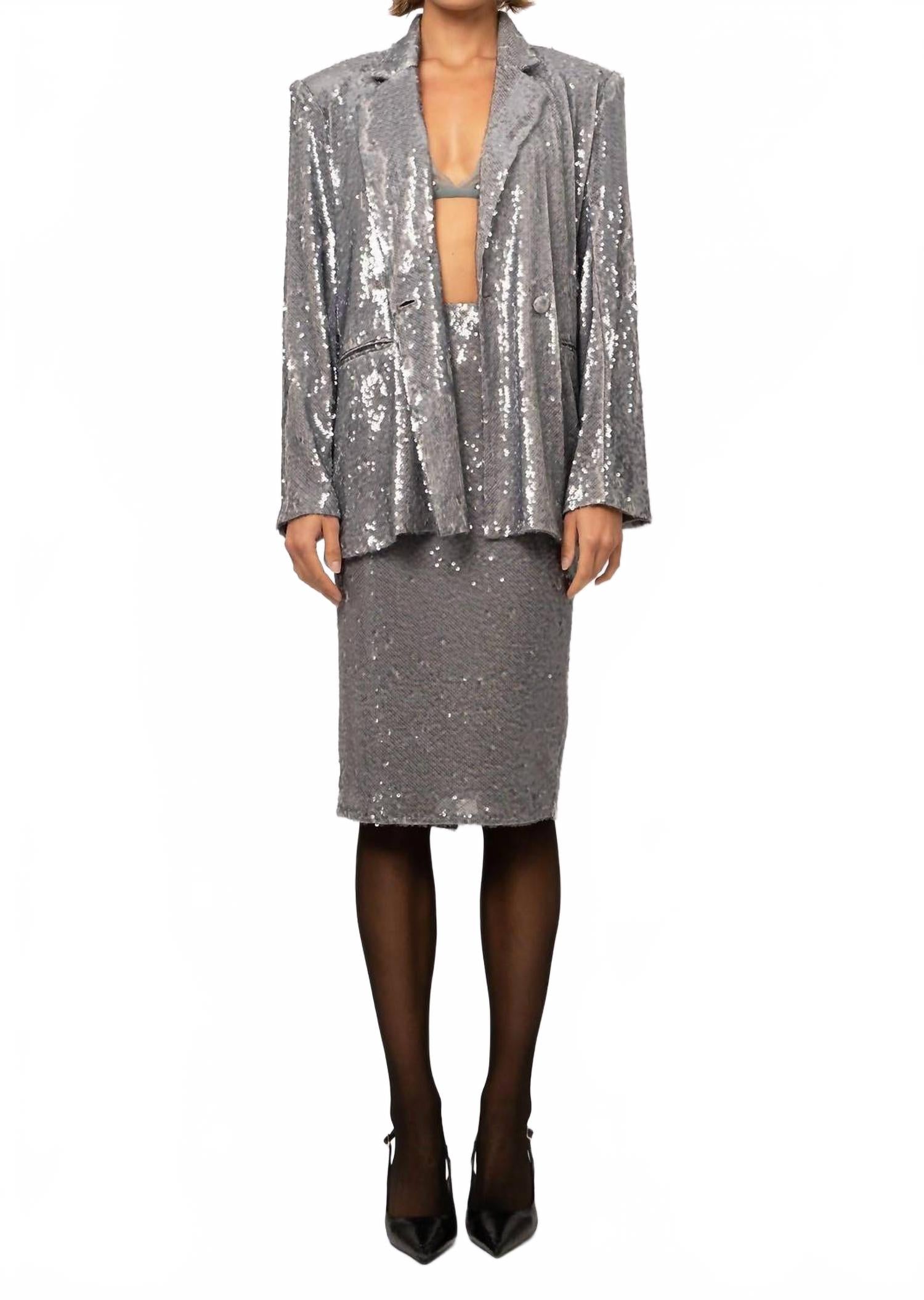 

Сильви Блейзер в Quicksilver NONCHALANTLABEL