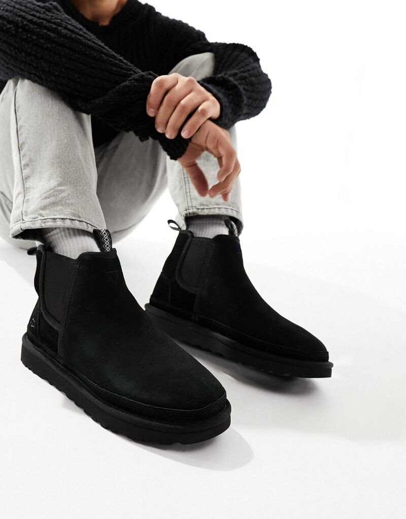 

Черные ботинки челси UGG Neumel