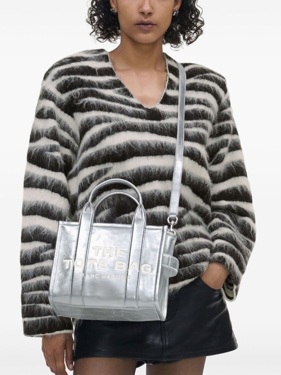Marc Jacobs маленькая металлическая сумка-тоут, серебристый — фото 2