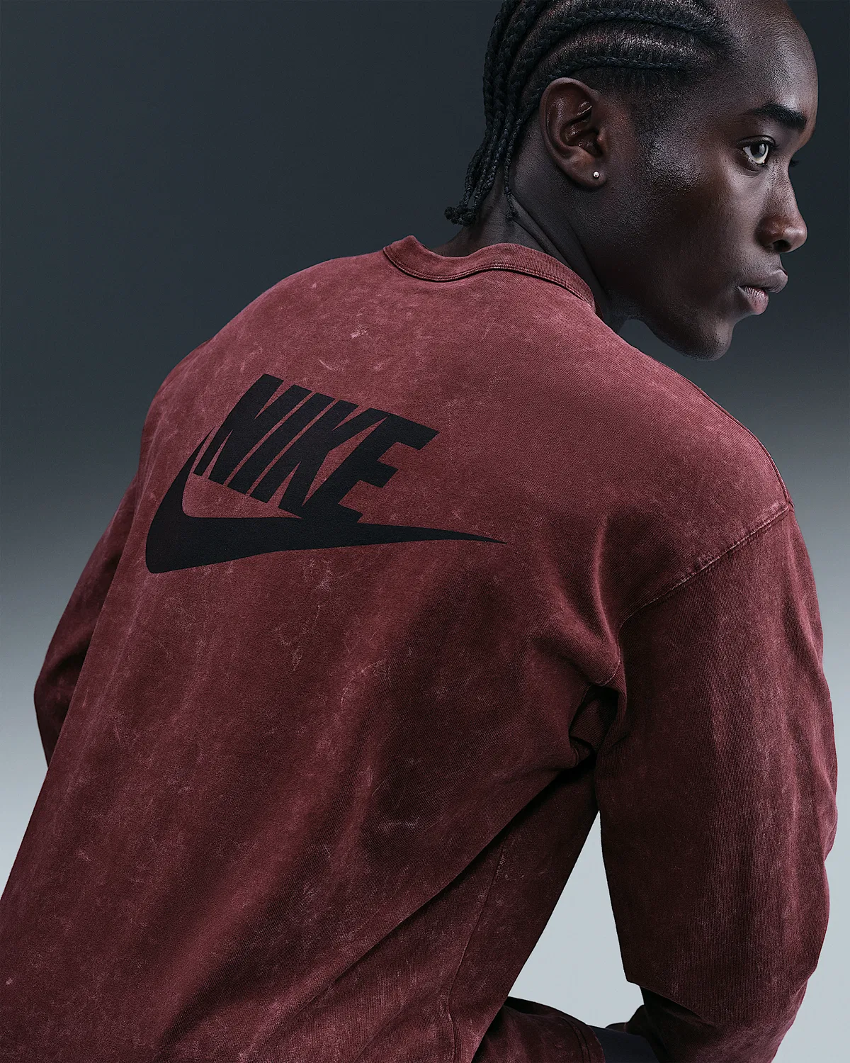 Мужская футболка с длинным рукавом Nike Sportswear Premium Essentials, Dark Team Red — фото 2
