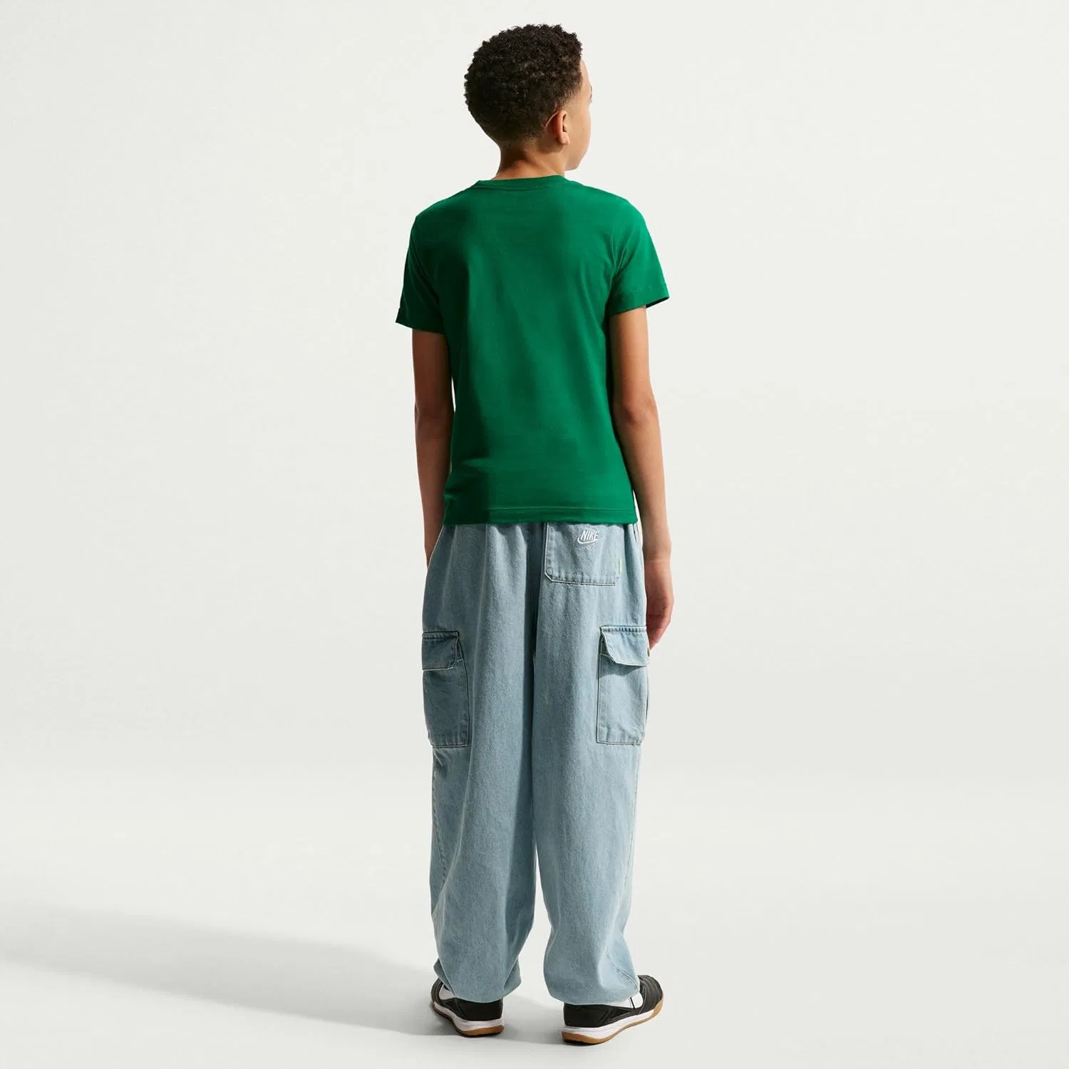 Футболка Nike Sportswear Club с большим логотипом, малахит — фото 2