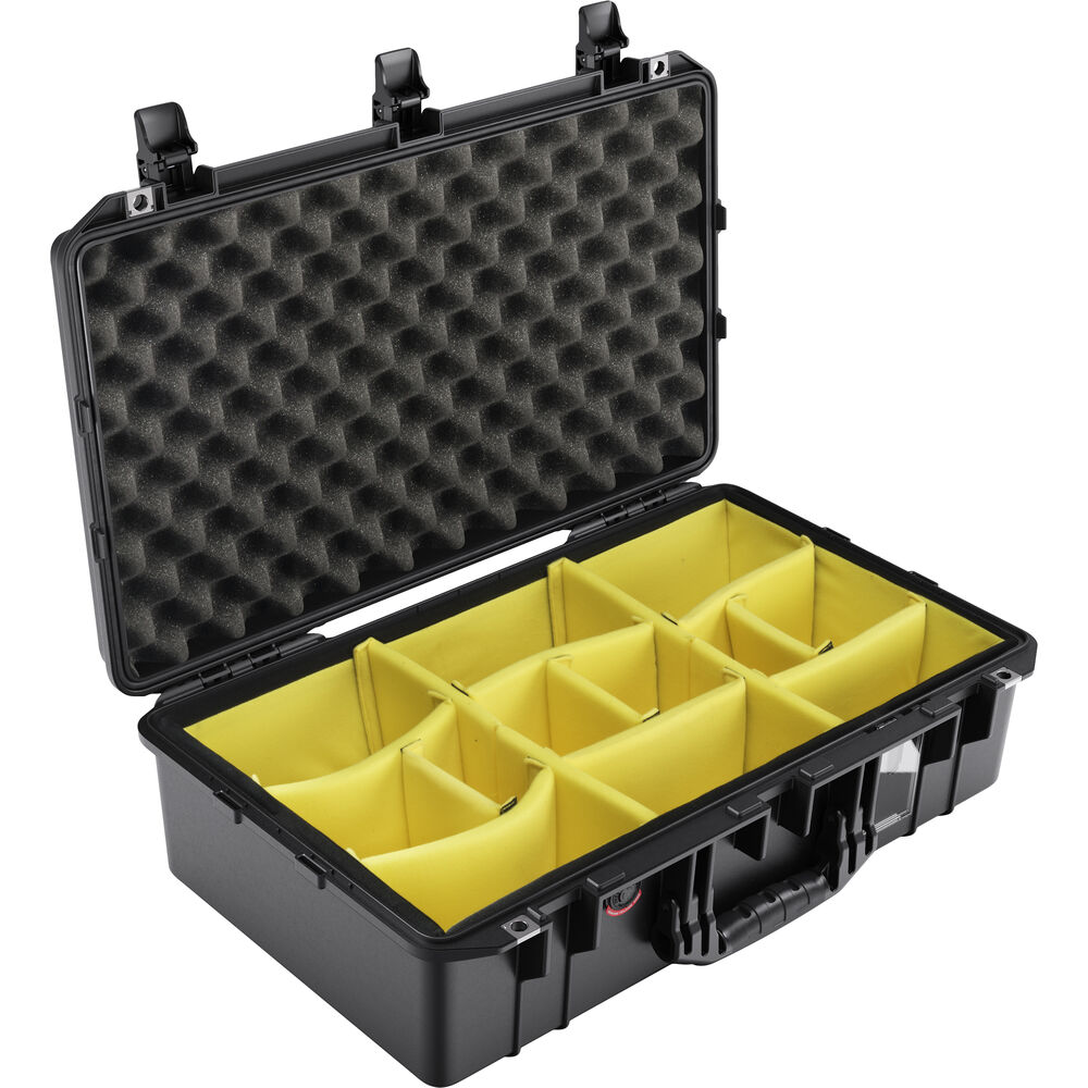 

Жесткий чехол для переноски Pelican 1555AirWD с разделителем (черный)