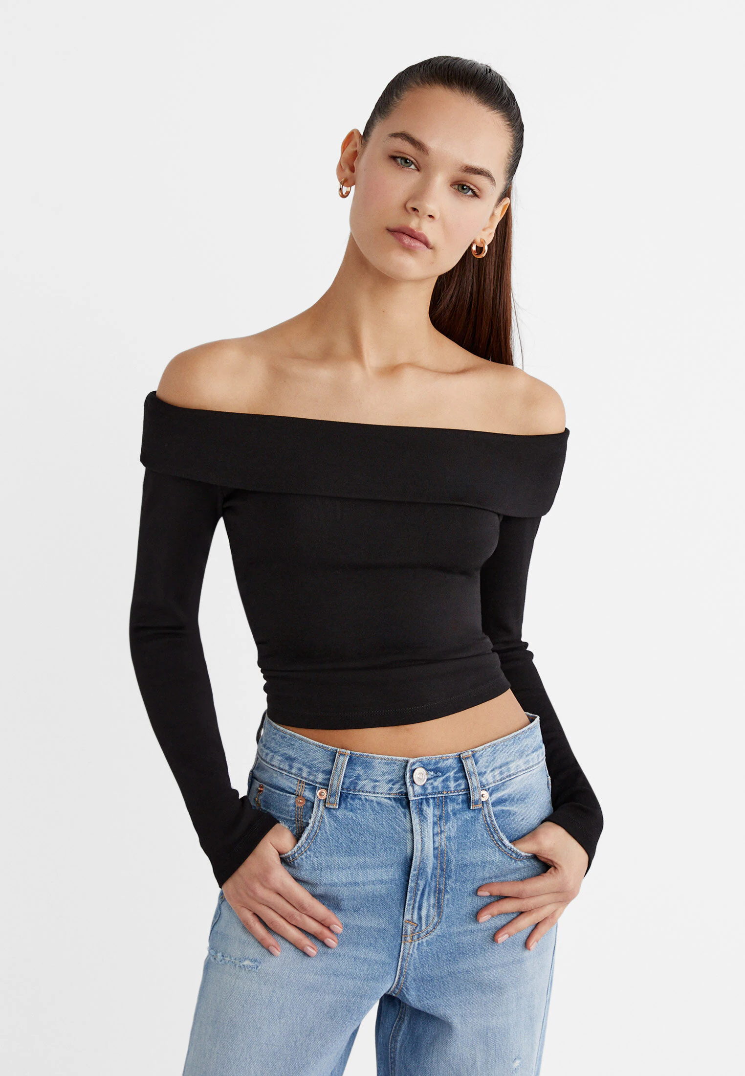 

Топ с открытыми плечами Stradivarius, черный