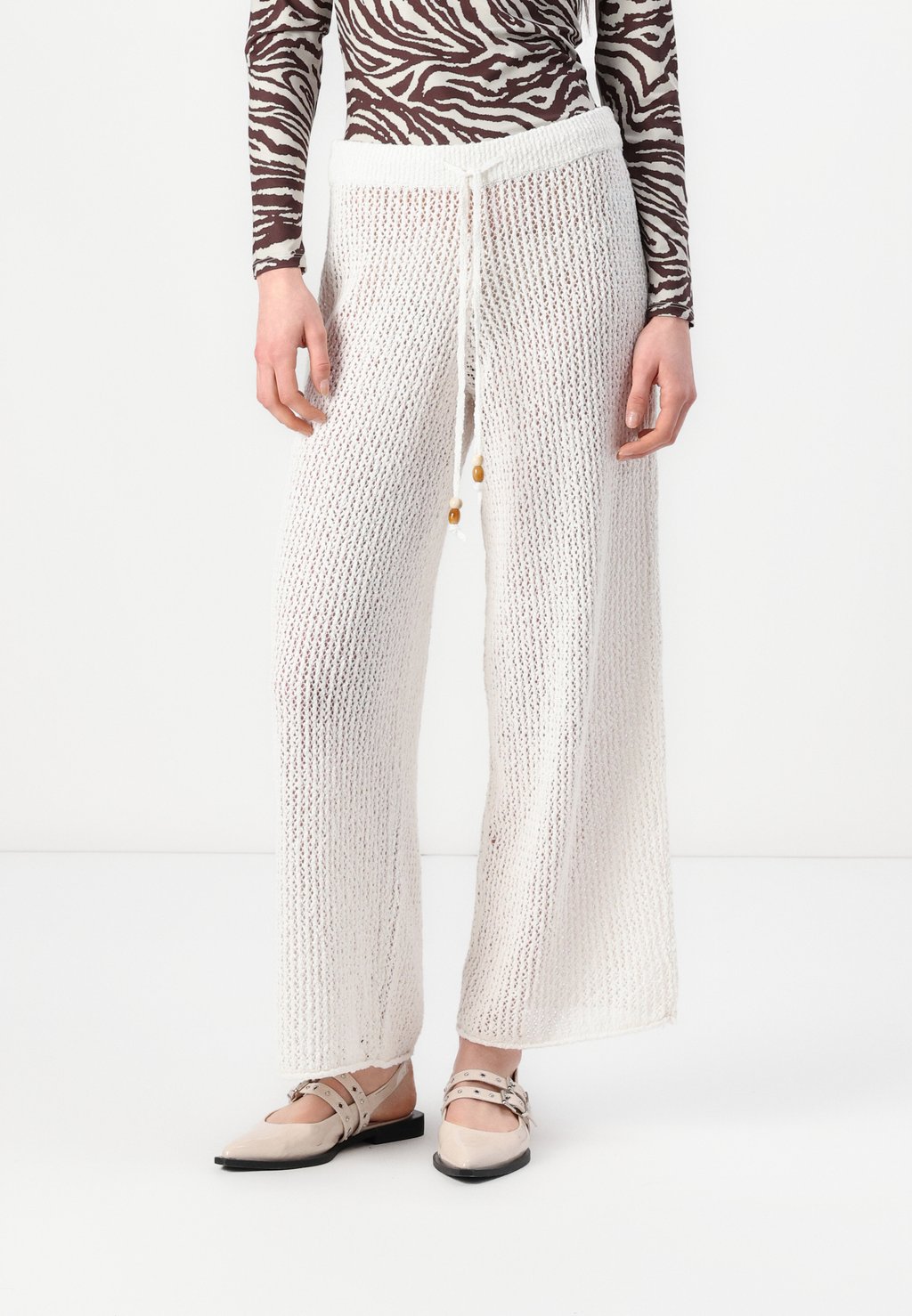 

Брюки PANT Abercrombie & Fitch, белый