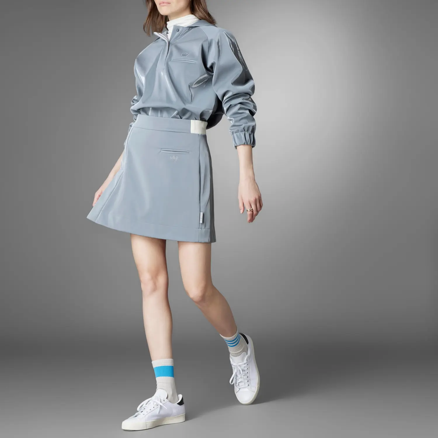 Повседневные короткие юбки International Version Women's Adidas Originals, серый — фото 4