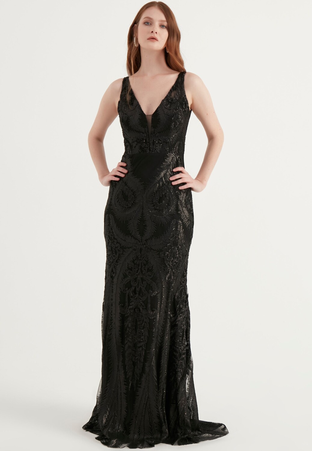 

Вечернее платье на толстых бретелях Herita, черный