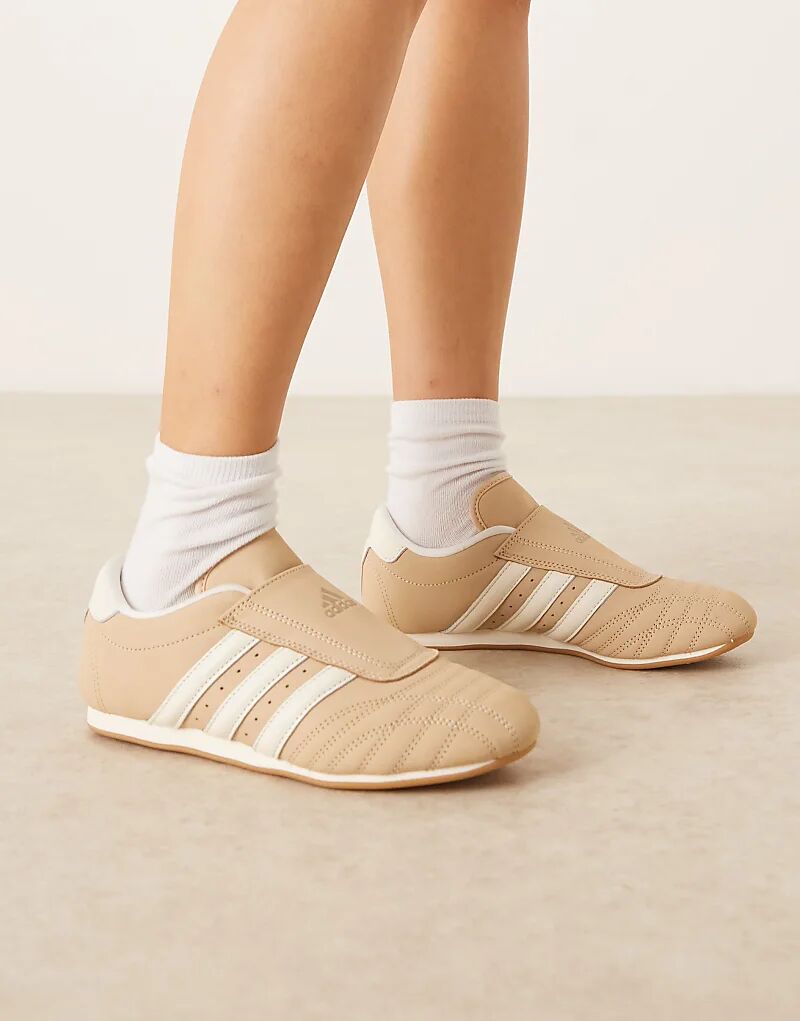 Кроссовки для тхэквондо adidas Originals бежевого и белого цветов