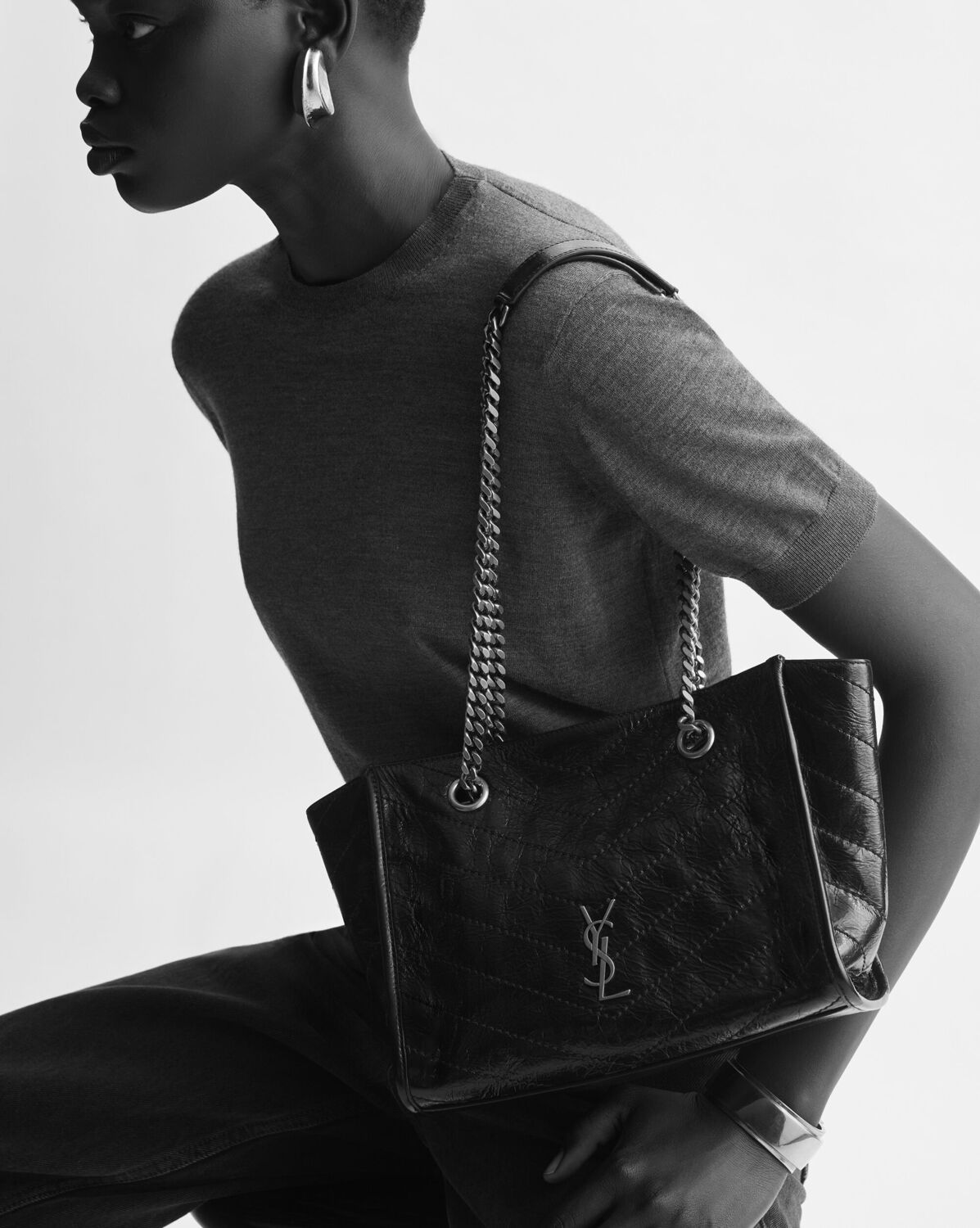 Маленькая сумка для шопинга NIKI из винтажной кожи SAINT LAURENT, черный — фото 2