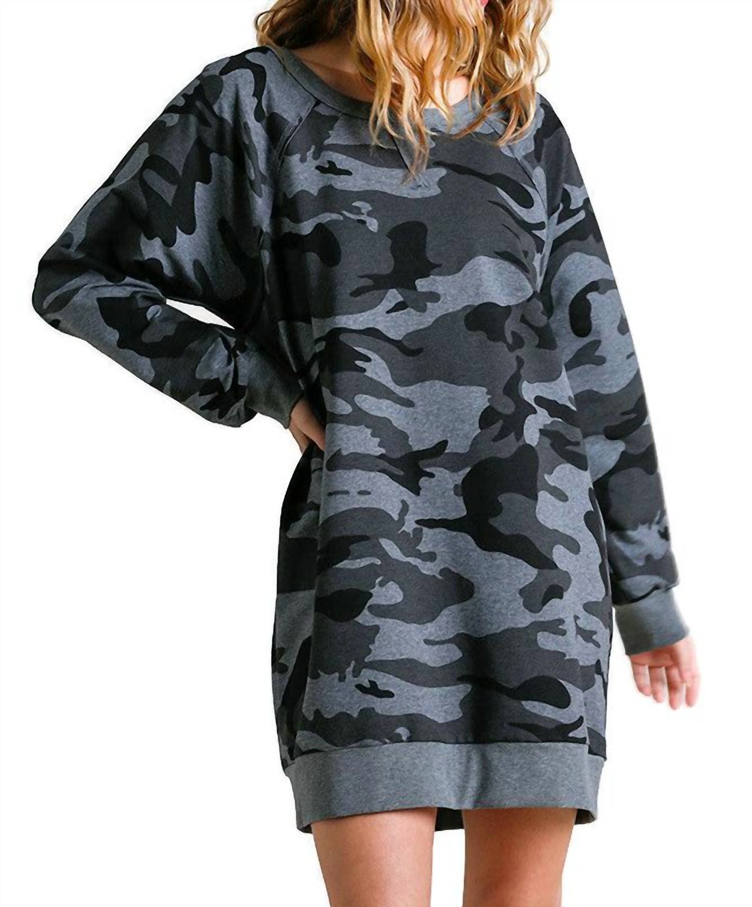 

Платье Camo Raw Edge серого цвета umgee