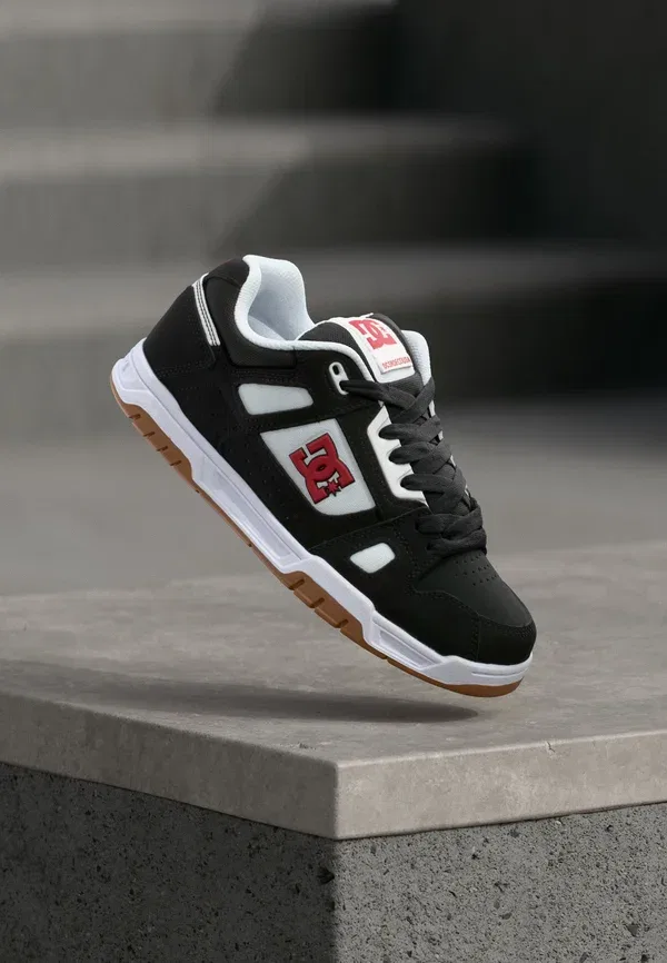 Кроссовки Dc Shoes Stag, черный/белый/красный