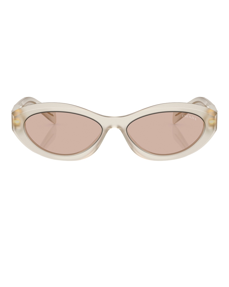 

Овальные солнцезащитные очки Prada, цвет Opal Milk