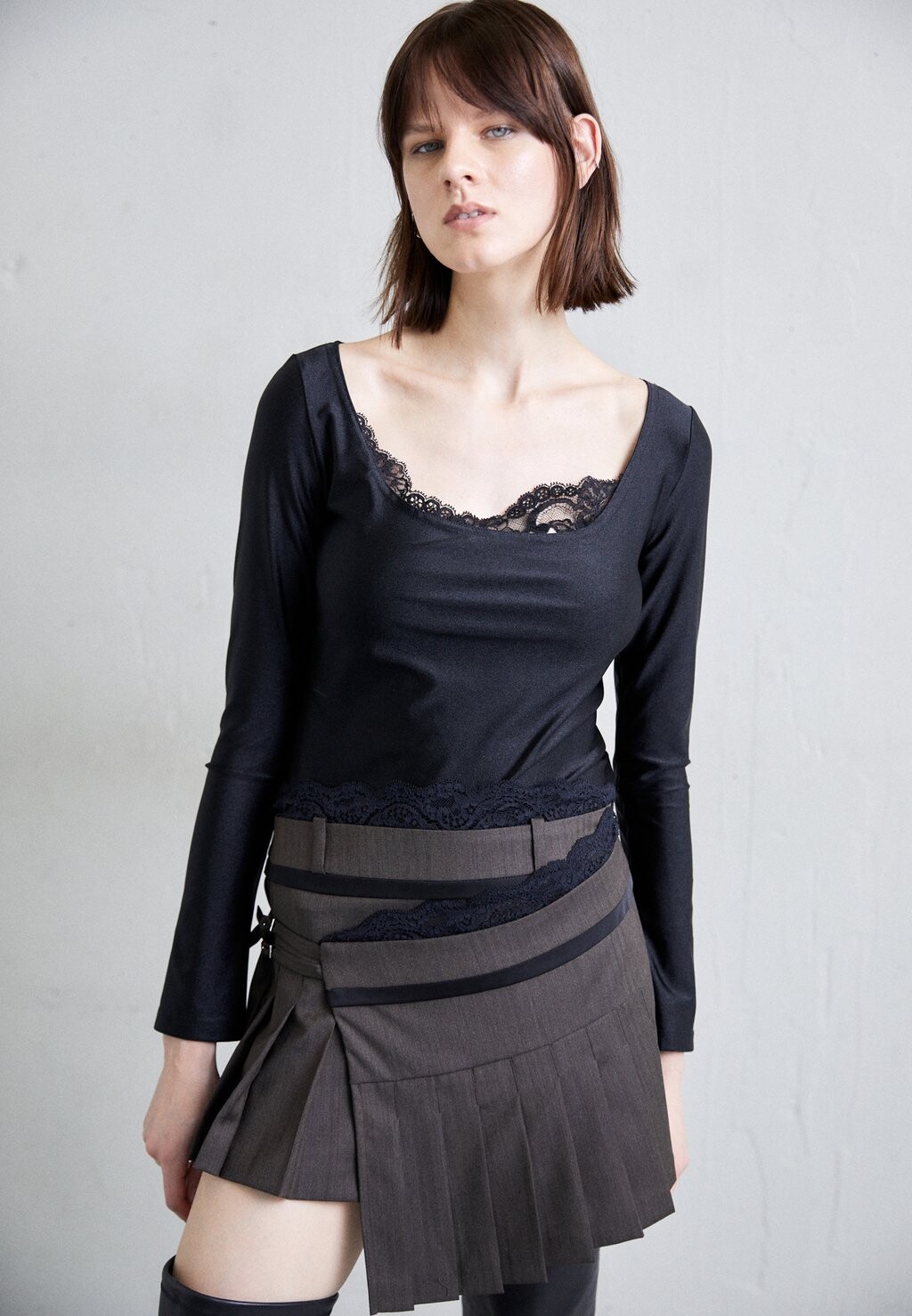 

Футболка с длинными рукавами Fitted Long Sleved And Asymmetrical Detail Vaillant, цвет noir