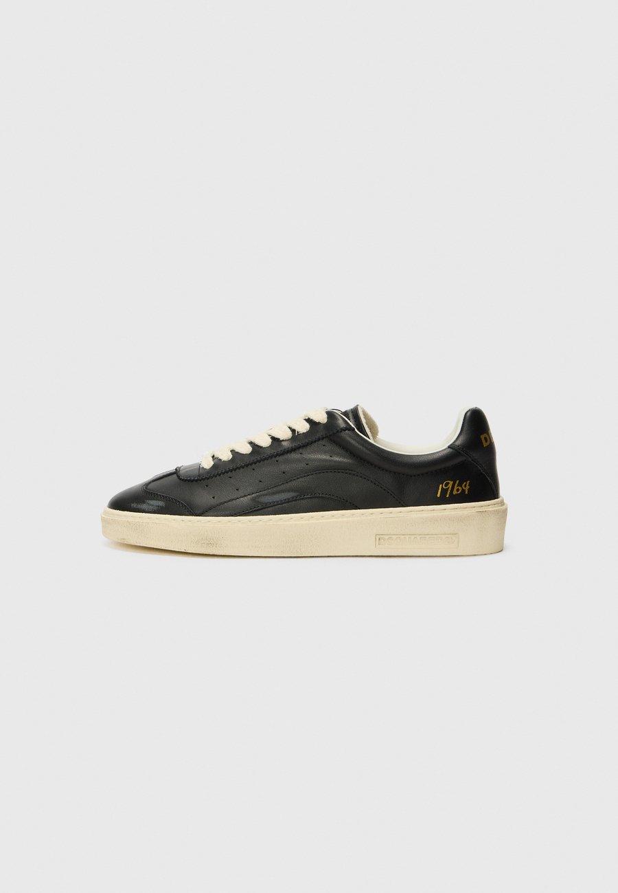 

Кроссовки Dsquared2 Trainers, Black