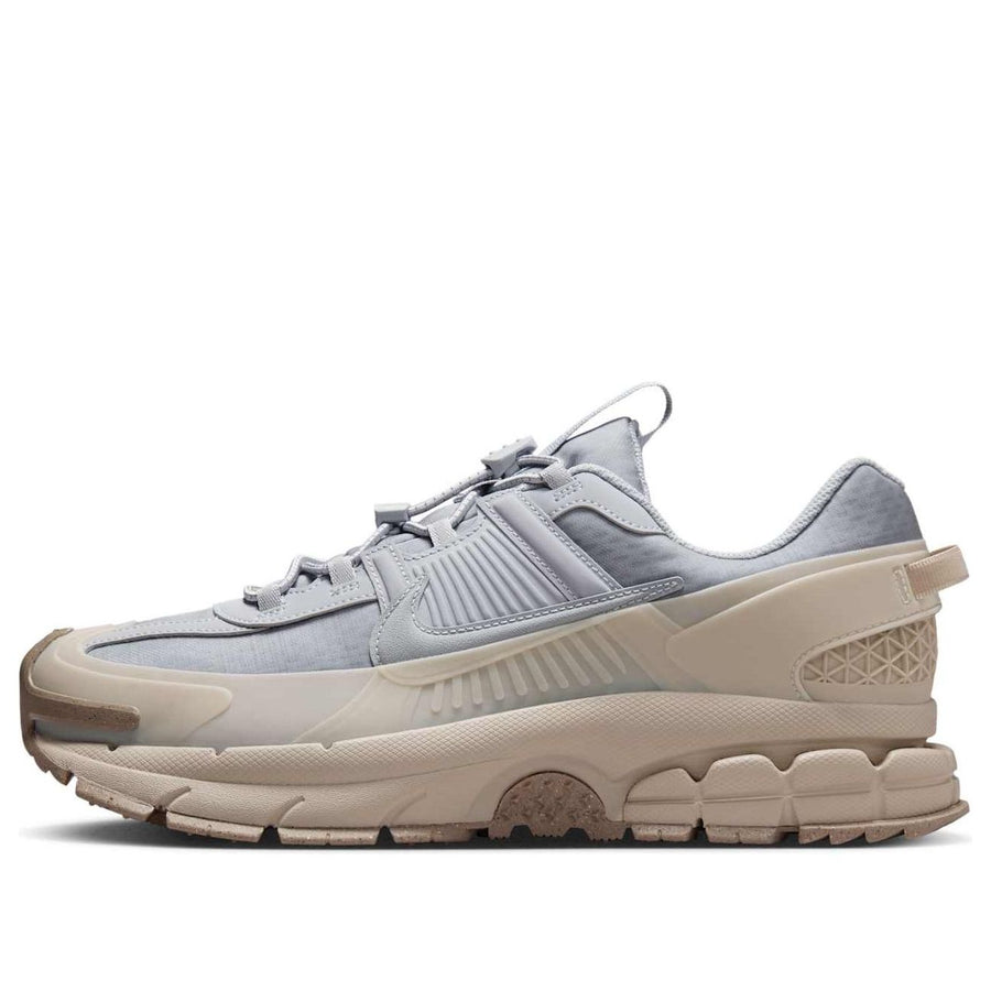 

Кроссовки Nike Air Zoom Vomero Roam 'Wolf Grey Sand Drift', серый