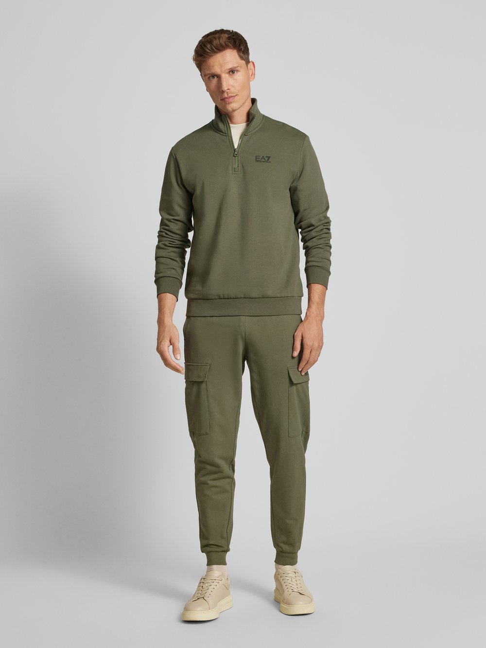 

Спортивные брюки прямого кроя с эластичным поясом EA7 Emporio Armani, оливковый
