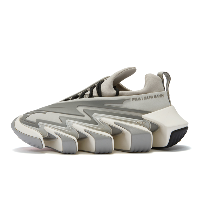 

SAFA SAHIN x SAWTOOTH устойчивые к истиранию низкие кроссовки для женщин Gray FILA FUSION, Moon Ash / Flint Ash