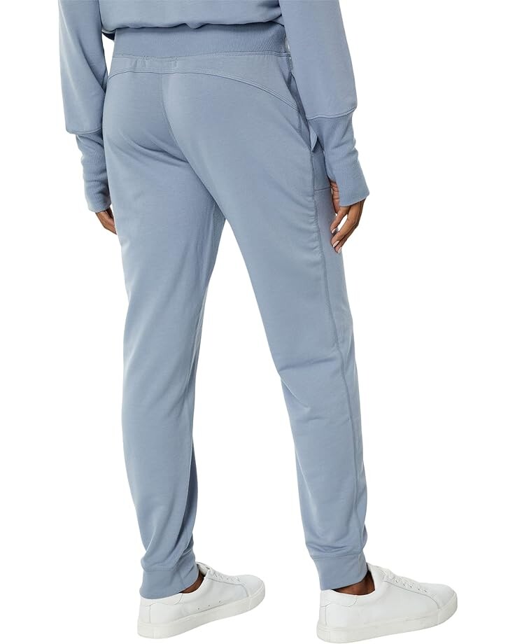 

Брюки THRIVE SOCIETE Comfort Pocket Joggers, цвет Dusk Blue