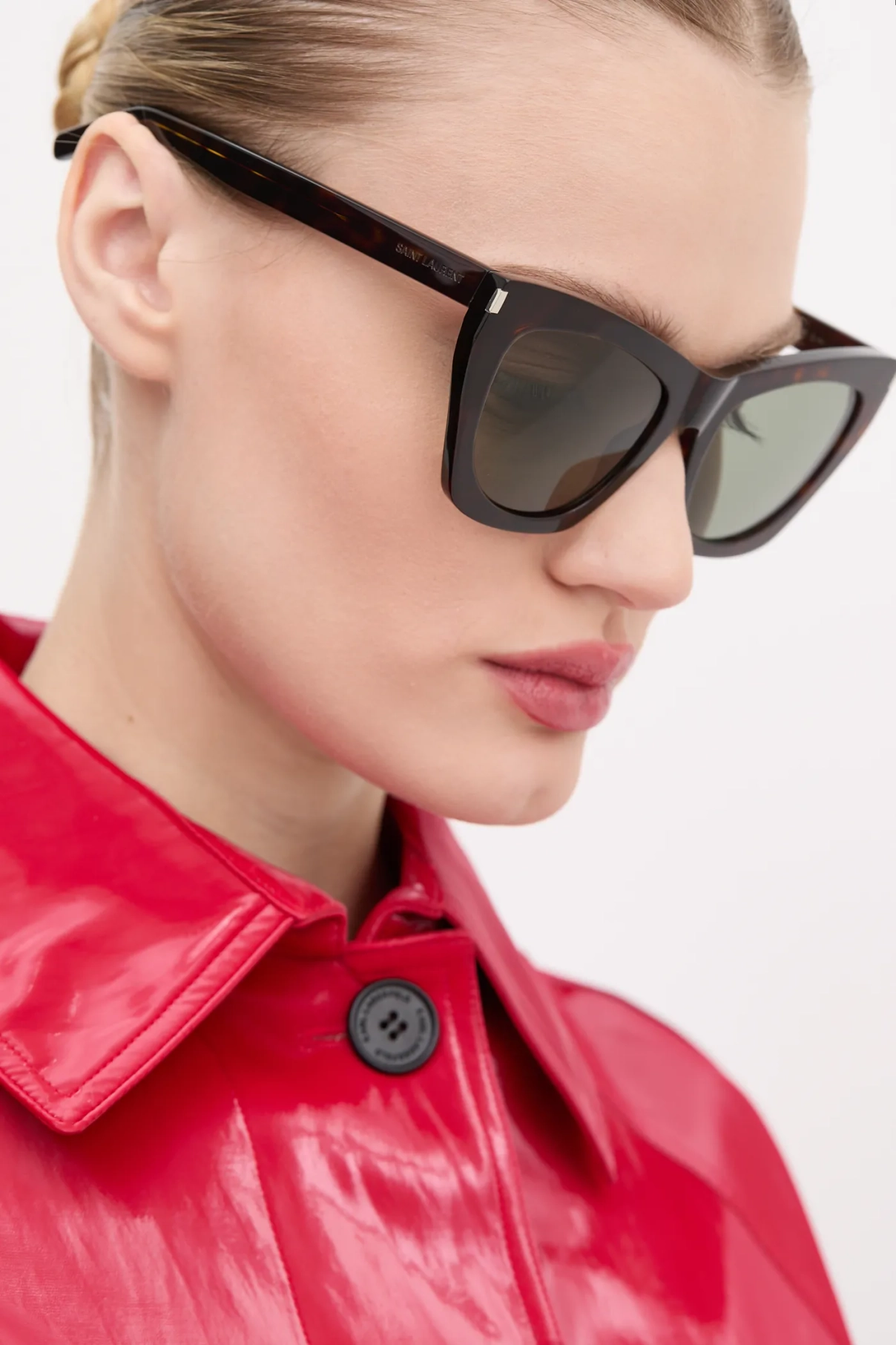 

Солнцезащитные очки Saint Laurent, черный