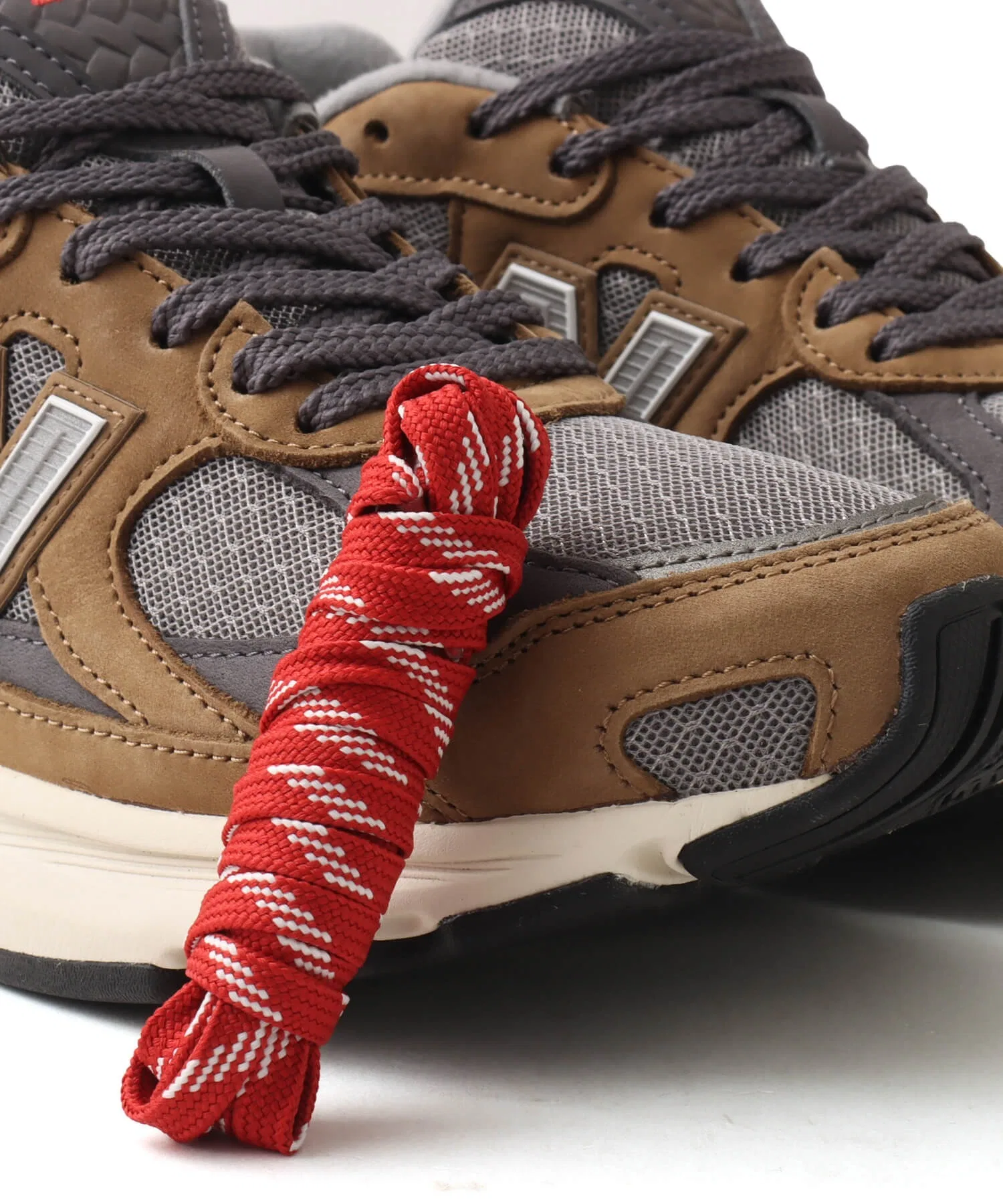 Унисекс кроссовки из сетки и нубука New Balance U201020Q коричневые — фото 4