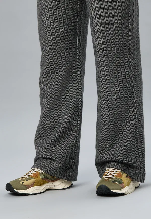 Кроссовки Flower Mountain Wave trainers, зелёно-военно-зелёный
