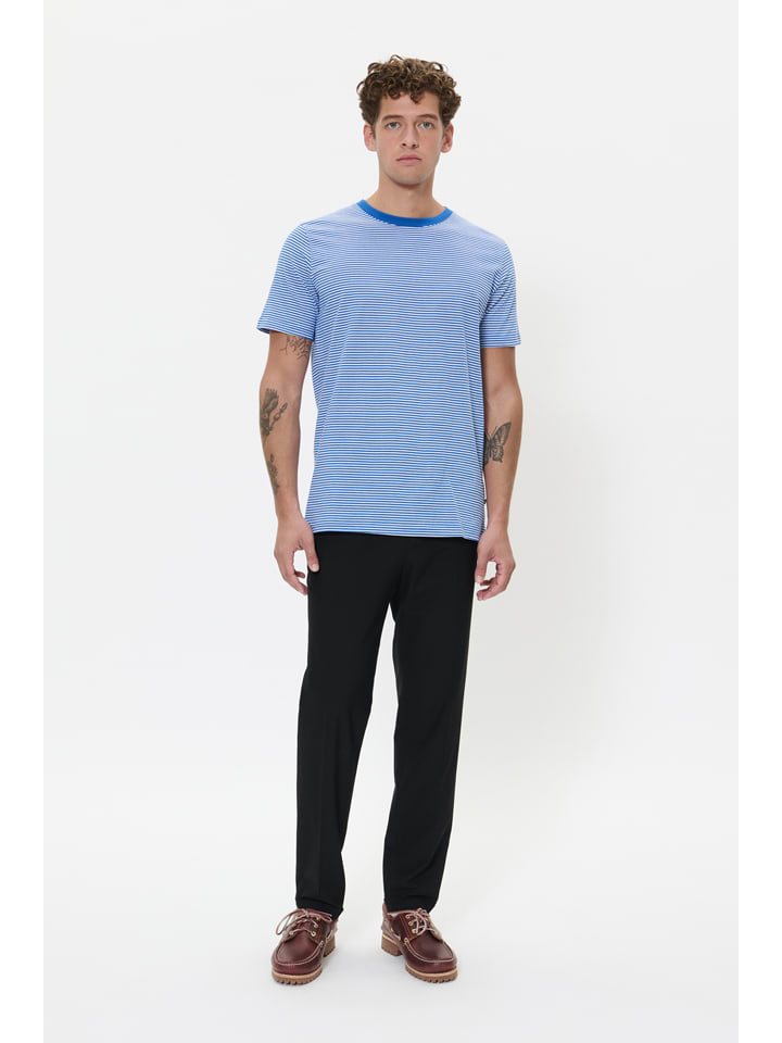 

Matinique Рубашка бело-синего цвета