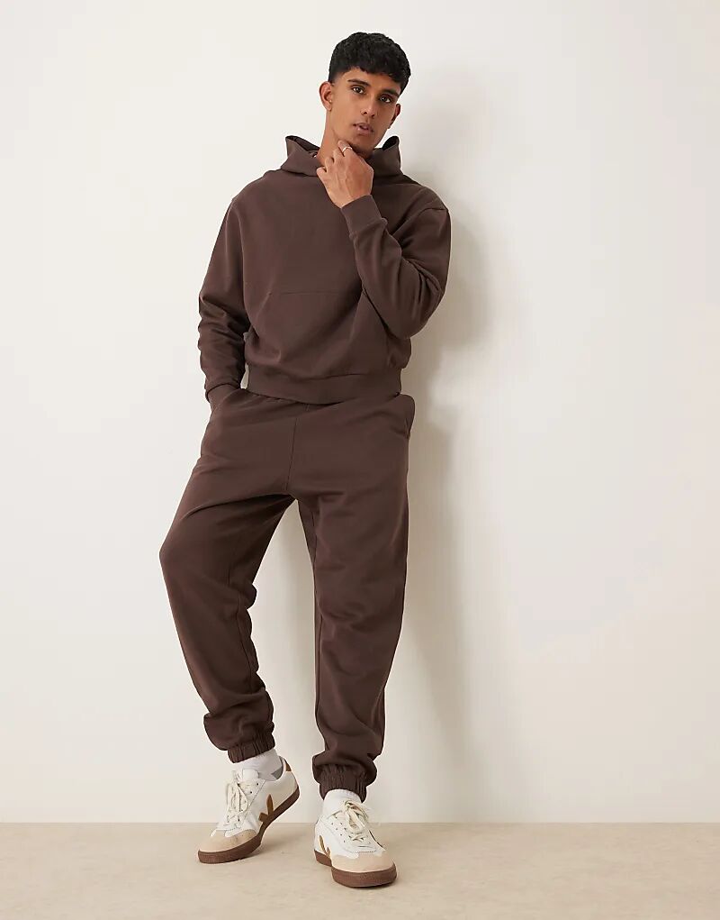

Незаменимые свободные джоггеры коричневого цвета ASOS DESIGN
