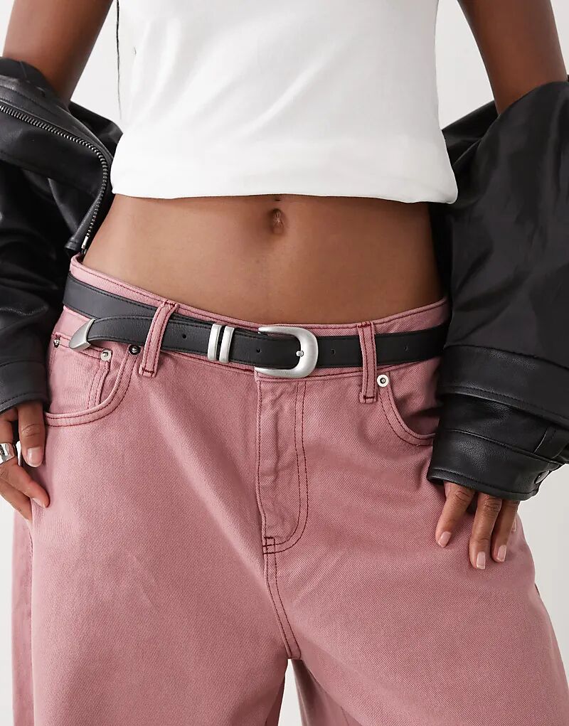 

Тонкий ремень в стиле вестерн Weekday с серебряной пряжкой черного цвета