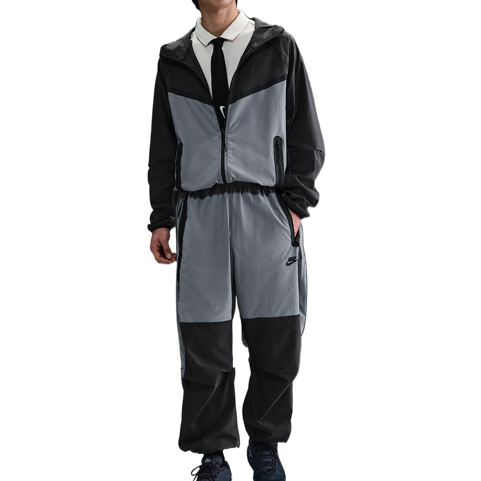 Nike Технологичная мужская куртка Woven, Black Gray — фото 4