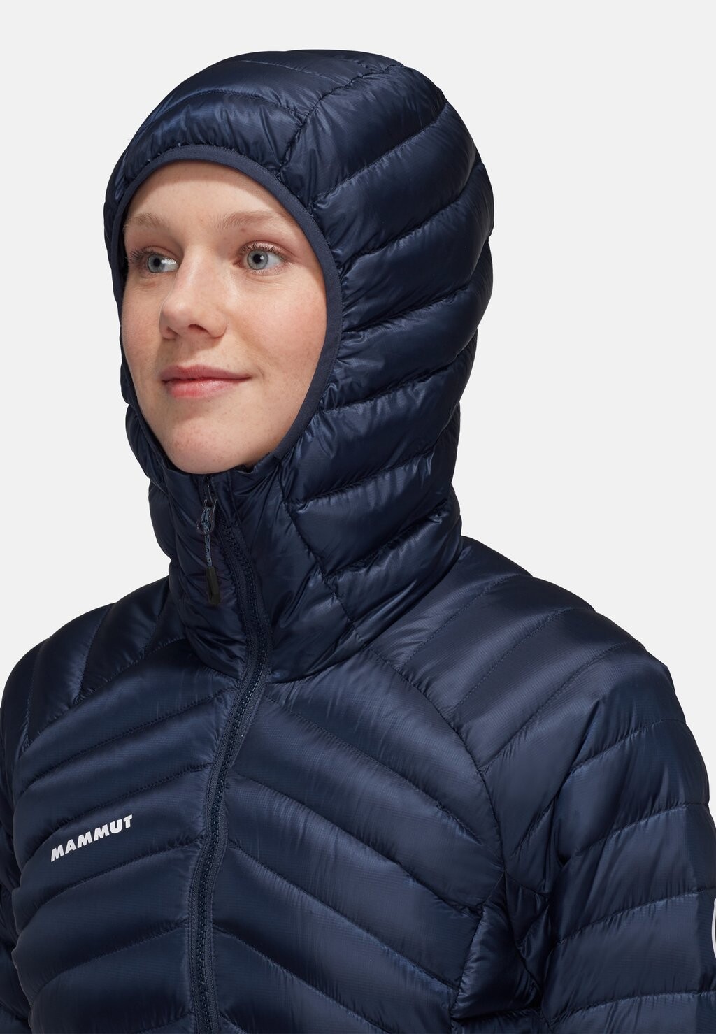 

Пуховик BROAD PEAK IN HOODED Mammut, синий