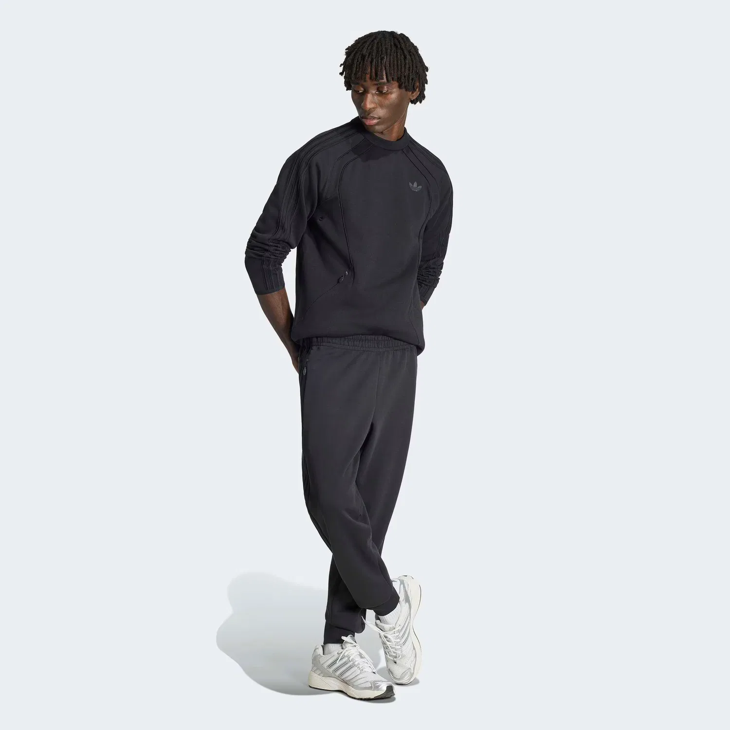 Зауженные брюки Adidas Originals Spacer черного цвета