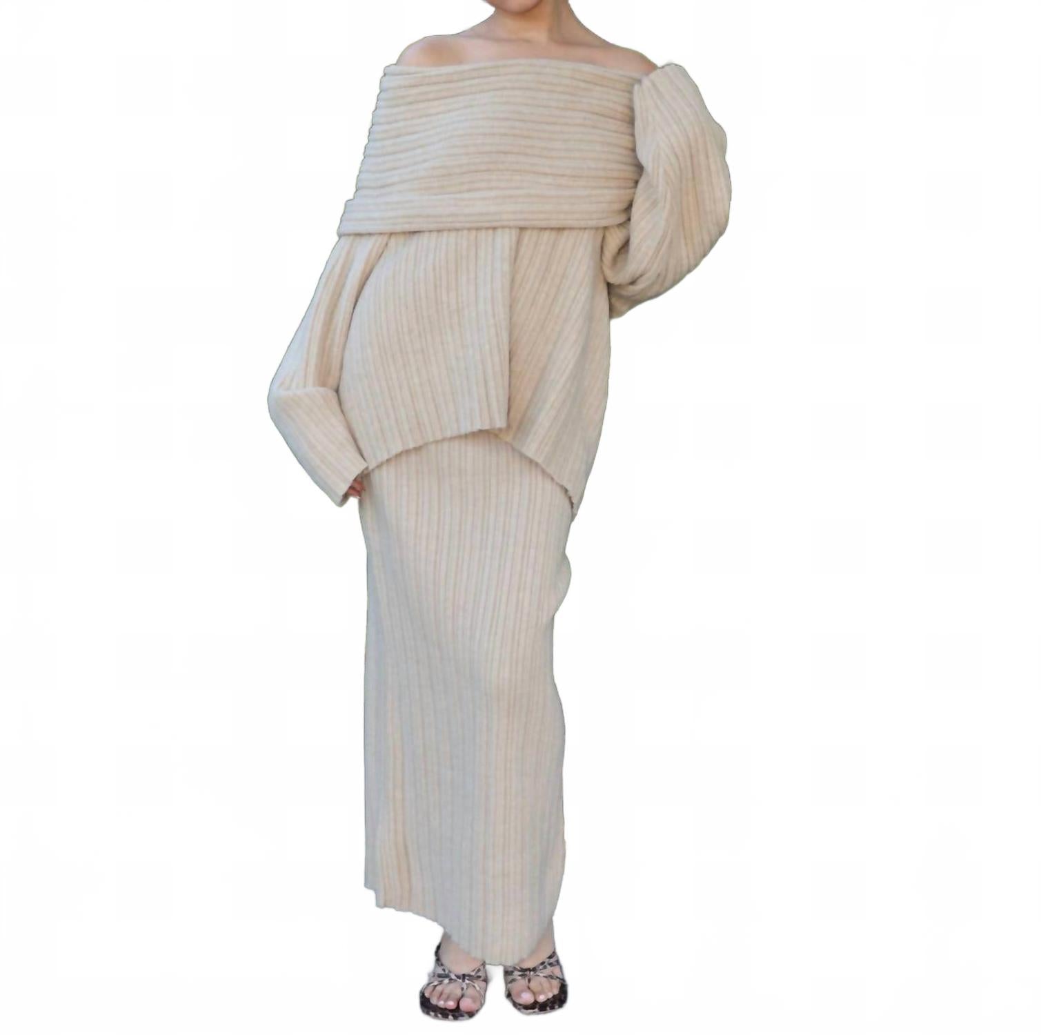 

Свитер Rhyka с открытыми плечами бежевого цвета Le Lis, бежевый