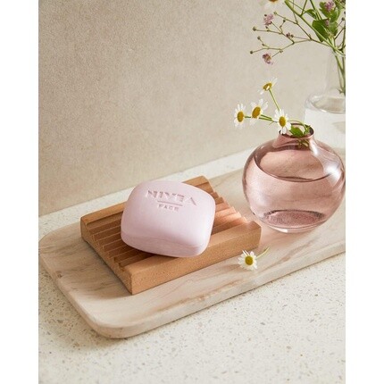 Крем для лица Nivea — Твердое очищающее средство для лица Naturally Clean Radiant Skin, 75 г — фото 3