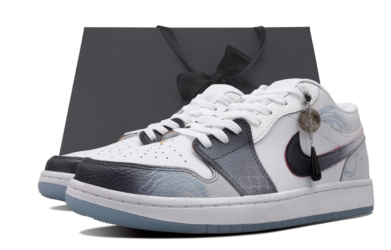 

Баскетбольные кроссовки Air 1 Vintage женские с низким верхом серый Jordan