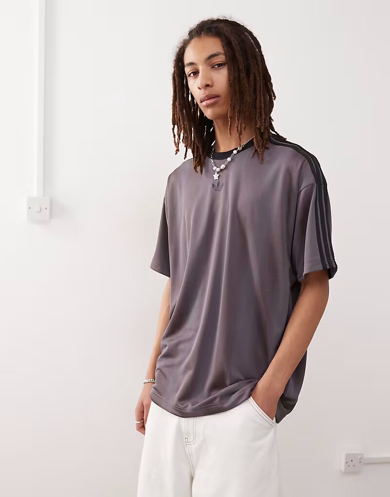 

Adidas Originals Adidas adicolor jacquard jersey в сером цвете / черном цвете