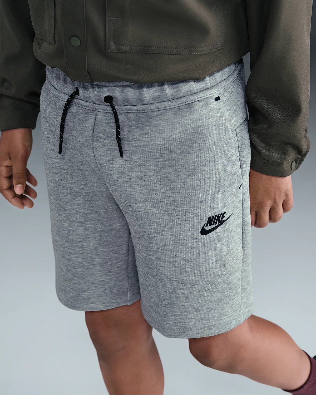 Детские шорты Nike Sportswear Tech Fleece для мальчиков, Dark Grey Heather/Black — фото 2