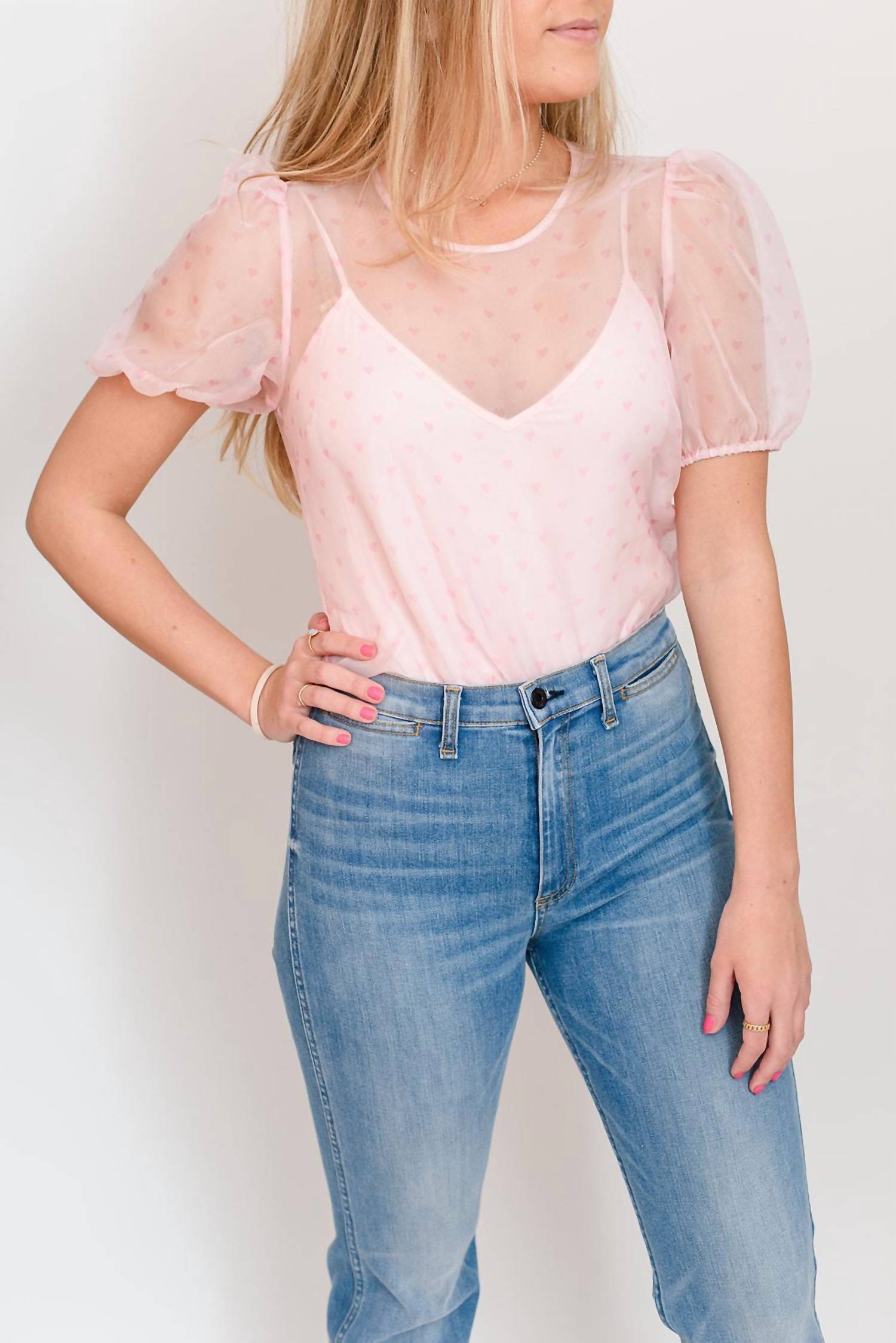 

Боди Bethany в розовом сердечке Cami NYC