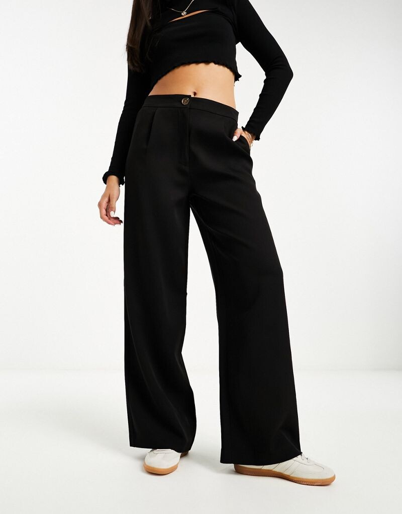 

Черные широкие брюки скроенного кроя Miss Selfridge