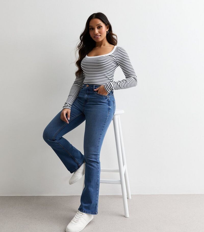 

Джинсы Quinn Bootcut Petite Blue с завышенной талией New Look, синий