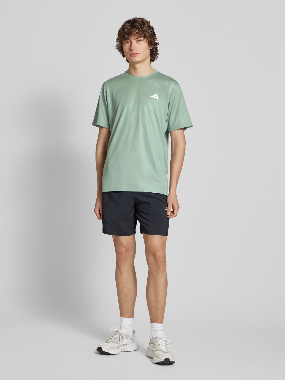 

Футболка с этикеткой Adidas Training, мятный