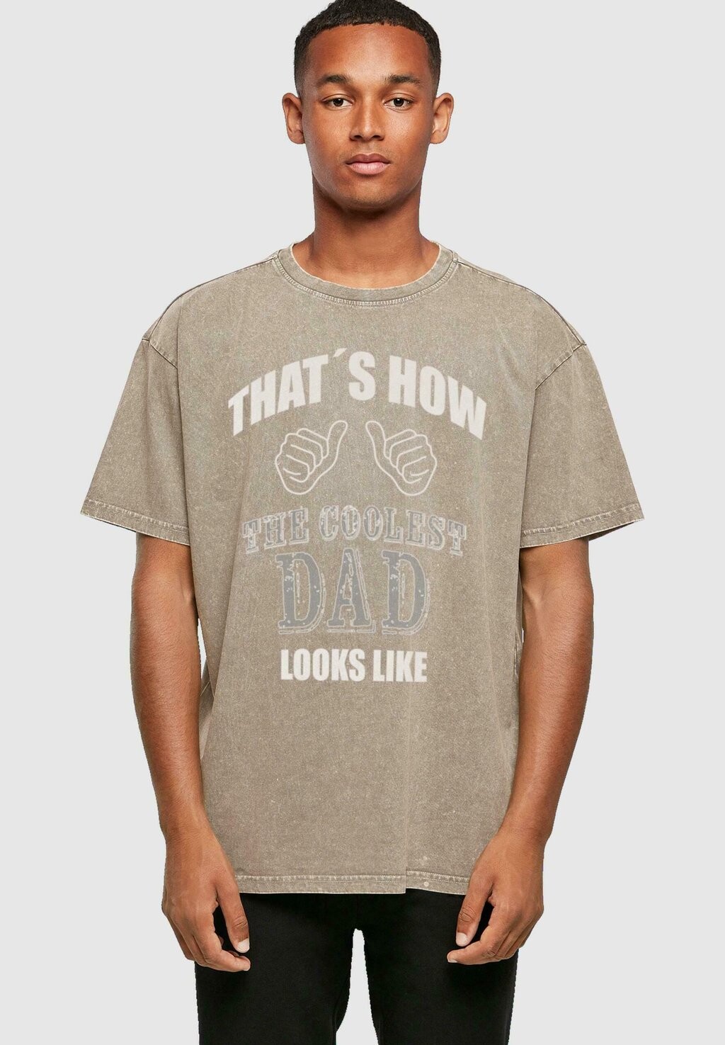 

Футболка с принтом COOLEST DAD ACID WASHED HEAVY Merchcode, цвет darkkhaki