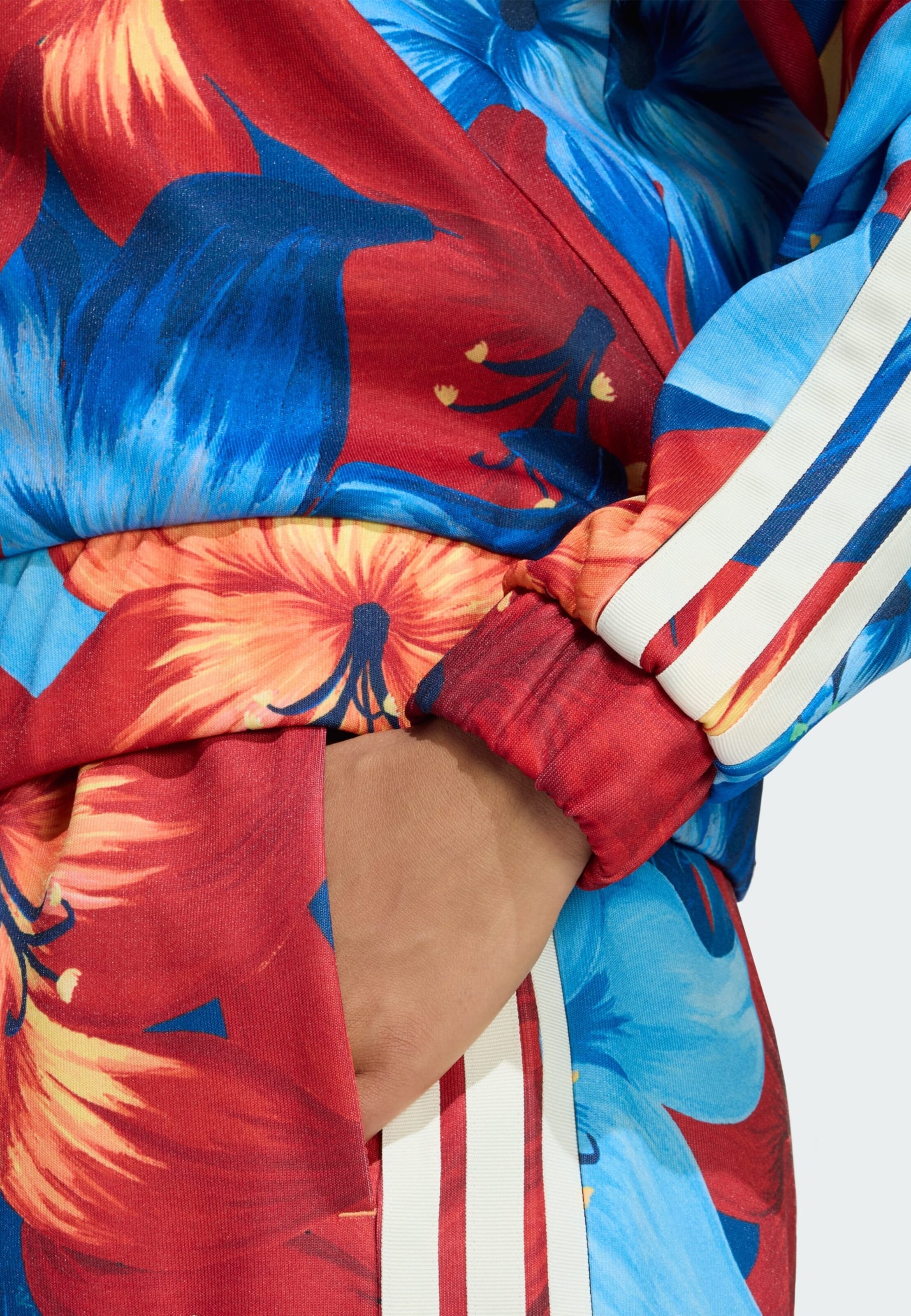 Adidas Sportswear Спортивная куртка 'Adidas x Farm Rio House Of Tiro' в цветах Navy, Light Blue, Carmine Red — фото 4