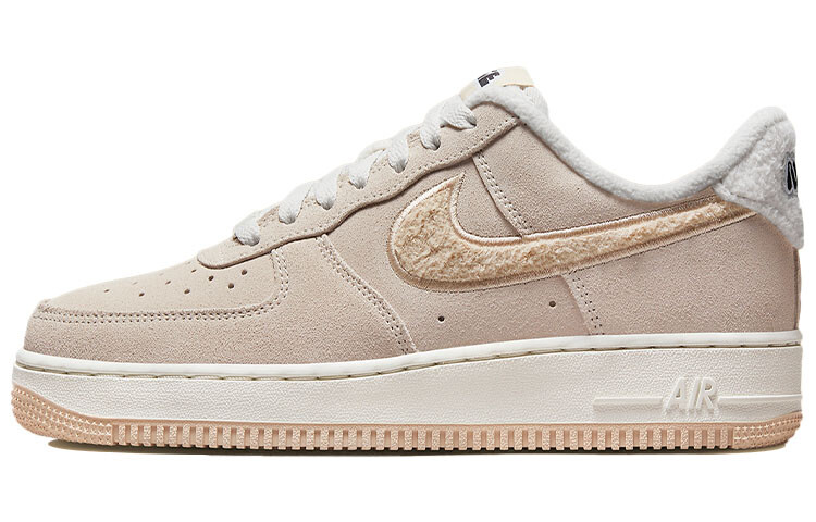 

Флисовые кроссовки Nike Air Force 1 Low '07 SE Sanddrift Gum (женские)