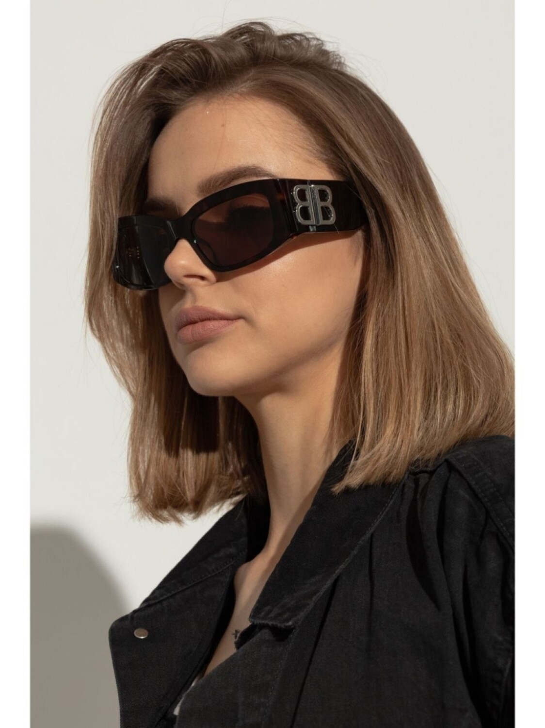 Balenciaga Eyewear солнцезащитные очки с логотипом BB, коричневый — фото 2