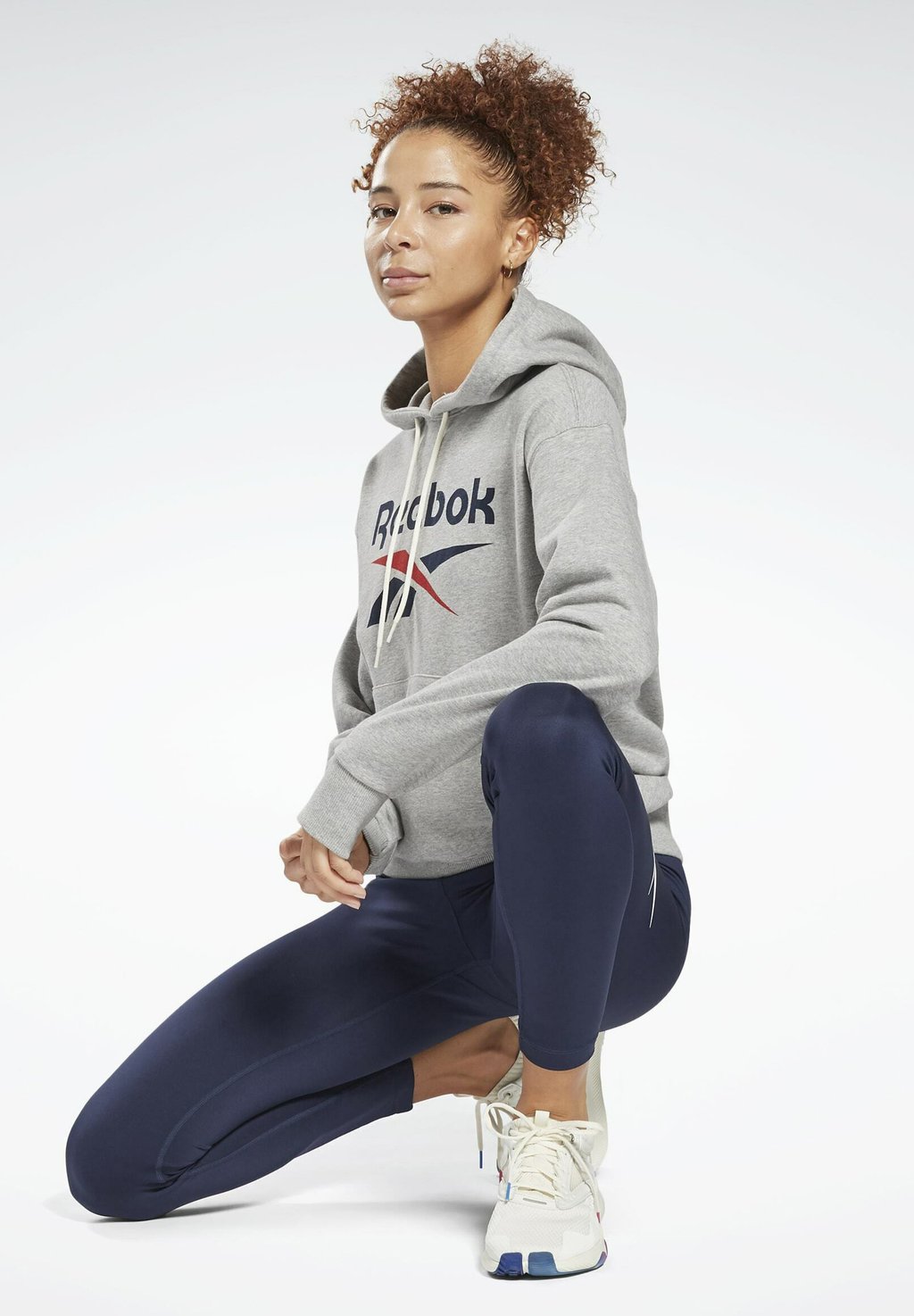 

Толстовка с капюшоном FRENCH TERRY ELEMENTS WORKOUT TRACK HOODIE Reebok, серый