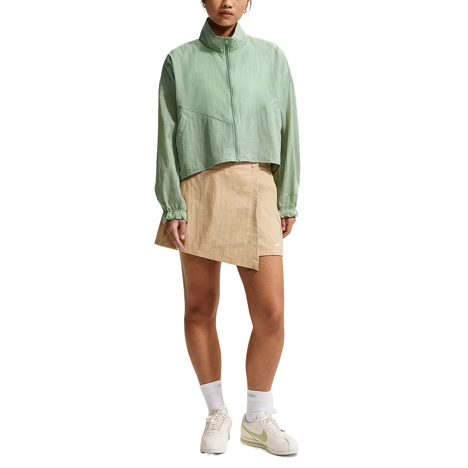 Куртка женская Mild Gray Green, стойка, средняя длина Nike